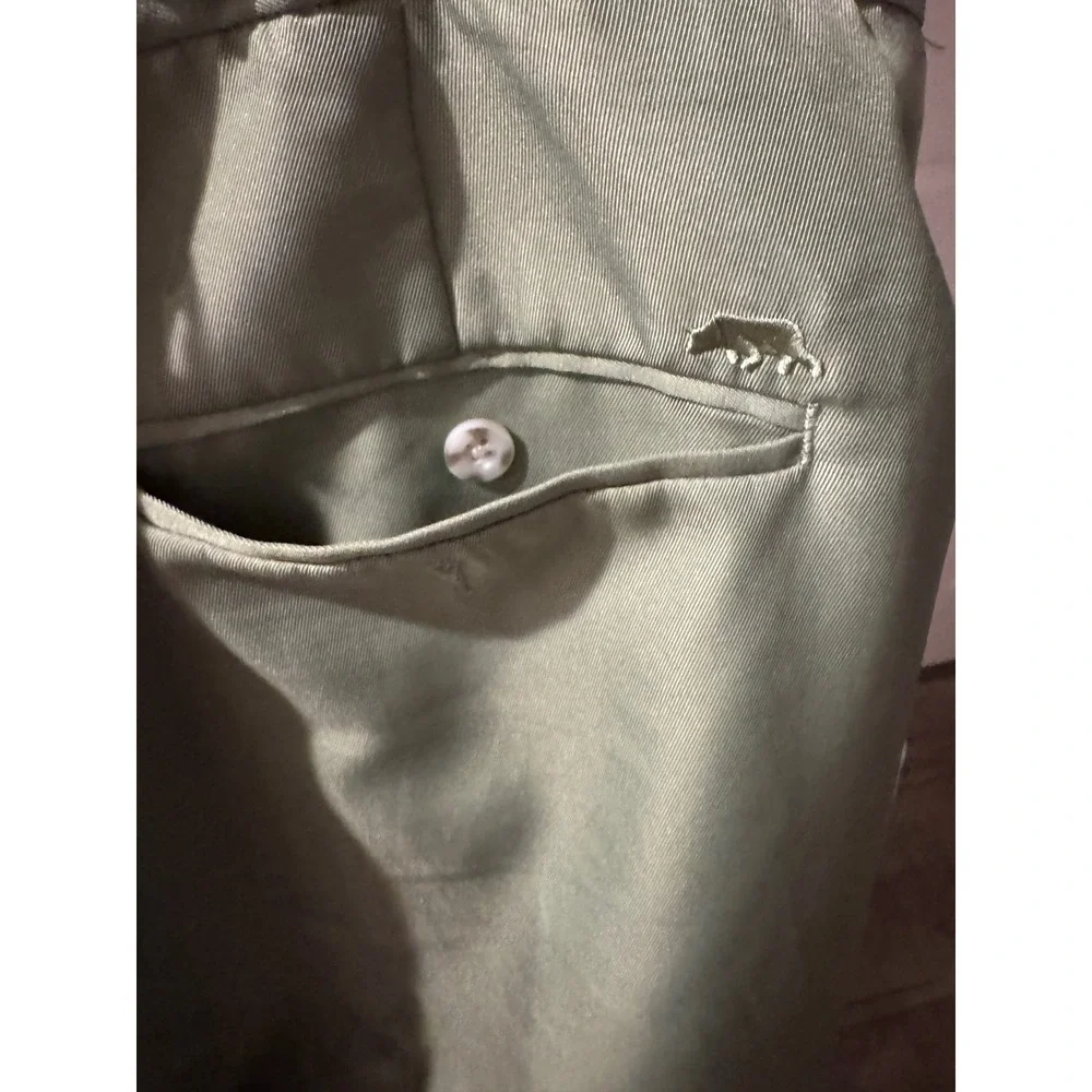 Onward Reserve Performance Khaki Shorts Mens Size 42‎ Flat Front Golf Casual